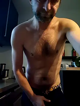 Snapshot of Mjn34 chatting on September 11, 2025, 5:51 am Mjn34 online show from September 11, 2025, 5:51 am