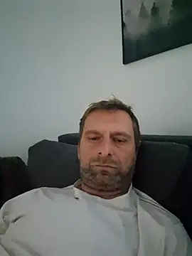 Snapshot of Mjn34 chatting on September 19, 2025, 5:22 am Mjn34 online show from September 19, 2025, 5:22 am