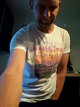 Snapshot of Mjn34 chatting on October 1, 2025, 5:45 am Mjn34 online show from October 1, 2025, 5:45 am