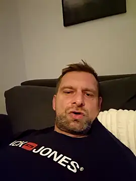 Snapshot of Mjn34 chatting on October 7, 2025, 5:52 am Mjn34 online show from October 7, 2025, 5:52 am