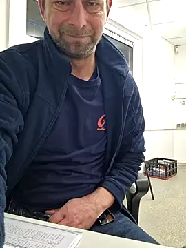 Snapshot of Mjn34 chatting on January 14, 2025, 7:06 am Mjn34 online show from January 14, 2025, 7:06 am