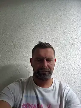 Snapshot of Mjn34 chatting on September 29, 2025, 8:10 am Mjn34 online show from September 29, 2025, 8:10 am