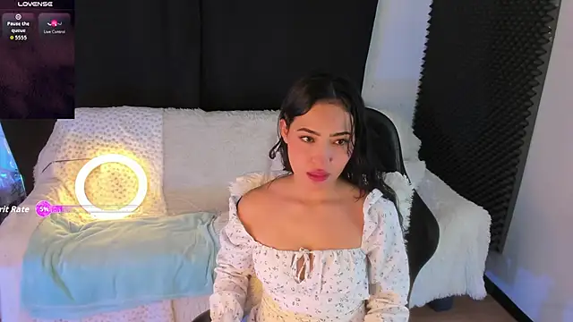 Snapshot of rosario215B chatting on October 9, 2025, 10:43 pm rosario215B online show from October 9, 2025, 10:43 pm