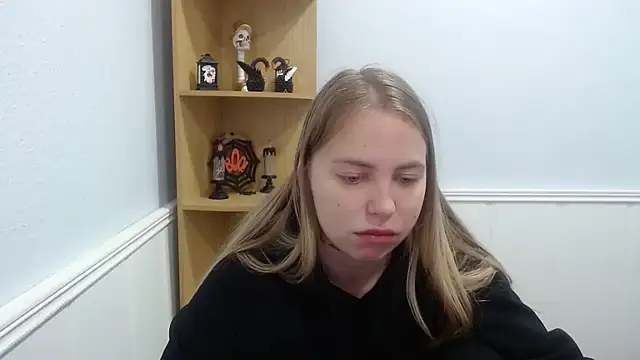 klerkarina online show from October 17, 2025, 5:33 am