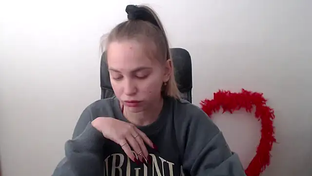 klerkarina online show from October 20, 2025, 5:31 am