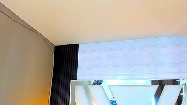 Linda4Petite online show from November 18, 2025, 6:00 pm