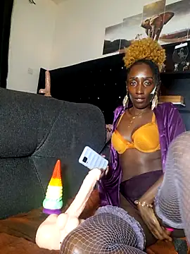 lynnkatrina online show from November 7, 2025, 6:12 pm