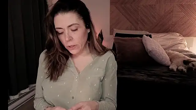 Ellie-L-Elizabeth online show from April 10, 2026, 2:51 am