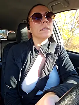 Snapshot of Ellie-L-Elizabeth chatting on November 4, 2025, 1:48 pm Ellie-L-Elizabeth online show from November 4, 2025, 1:48 pm