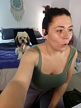 Snapshot of Ellie-L-Elizabeth chatting on November 9, 2025, 10:58 pm Ellie-L-Elizabeth online show from November 9, 2025, 10:58 pm