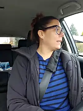 Snapshot of Ellie-L-Elizabeth chatting on November 3, 2025, 3:48 pm Ellie-L-Elizabeth online show from November 3, 2025, 3:48 pm