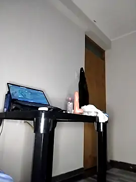 Snapshot of MikeMiller2 chatting on October 25, 2025, 1:05 am MikeMiller2 online show from October 25, 2025, 1:05 am