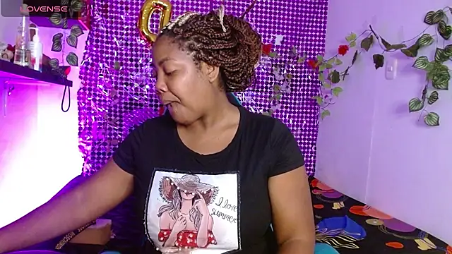 niawk  online show from November 21, 2025, 1:43 pm