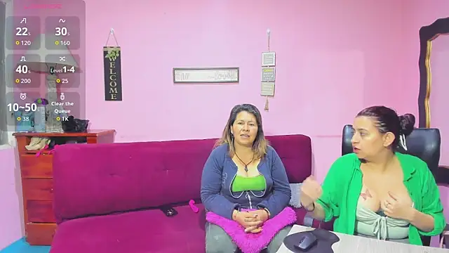 lesbiancuple online show from November 16, 2025, 10:53 am