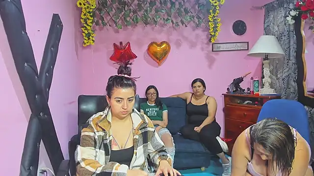 lesbiancuple online show from March 11, 2026, 11:59 am