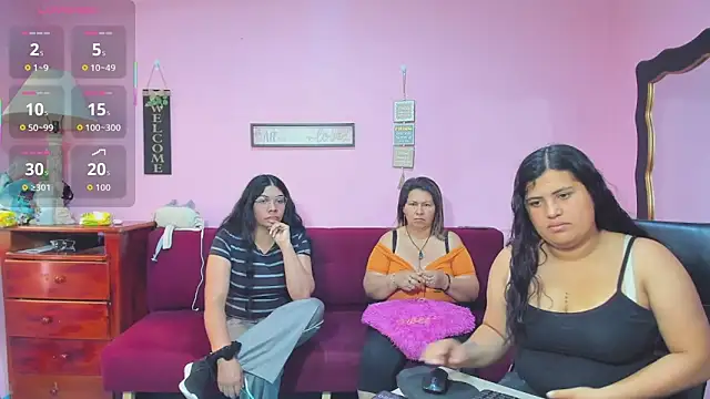 lesbiancuple online show from November 10, 2025, 12:54 pm