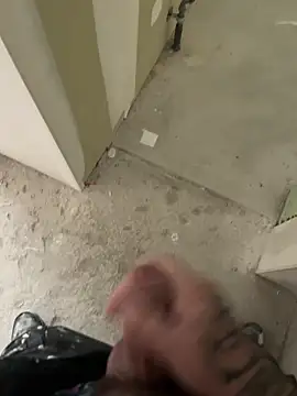 Snapshot of RenaudS-02 chatting on October 8, 2025, 2:29 pm RenaudS-02 online show from October 8, 2025, 2:29 pm