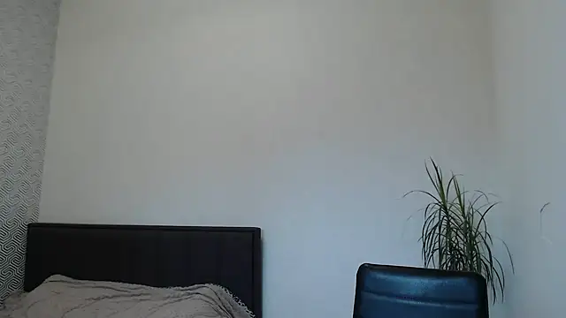 Snapshot of leeilawow chatting on April 3, 2026, 6:42 am leeilawow online show from April 3, 2026, 6:42 am