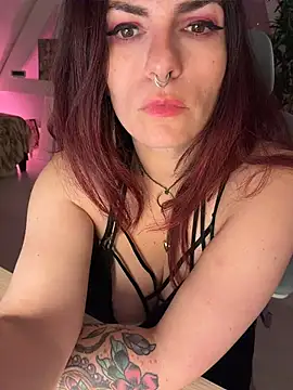 Snapshot of LunaMoongirl chatting on June 6, 2026, 11:10 pm LunaMoongirl online show from June 6, 2026, 11:10 pm