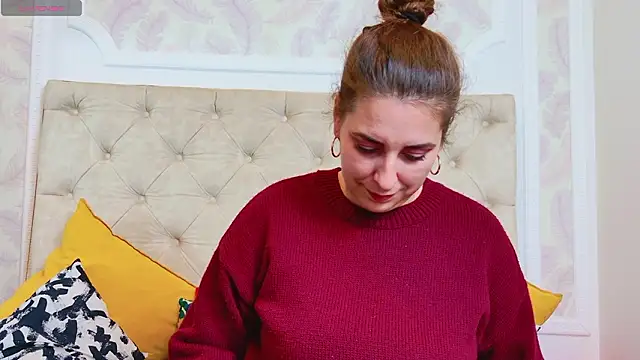 KarinaNoir online show from March 9, 2026, 5:00 am