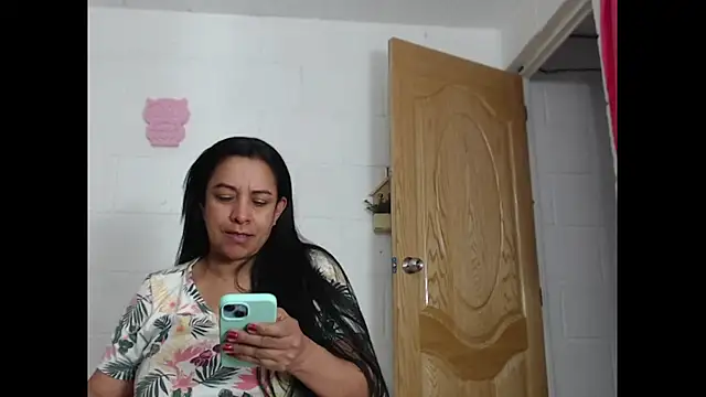 Snapshot of Dulce_Anita chatting on June 29, 2026, 9:47 pm Dulce Anita online show from June 29, 2026, 9:47 pm