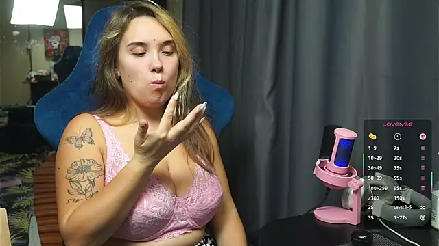 Snapshot of Sandra_SW_ chatting on December 16, 2025, 4:22 pm Sandra SW online show from December 16, 2025, 4:22 pm