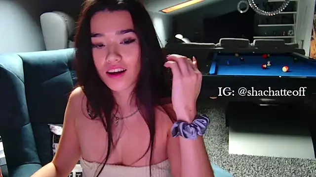 Snapshot of shachatteof chatting on December 14, 2025, 10:21 am shachatteof online show from December 14, 2025, 10:21 am