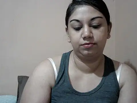 Snapshot of bellachow10 chatting on May 5, 2026, 7:22 am bellachow10 online show from May 5, 2026, 7:22 am