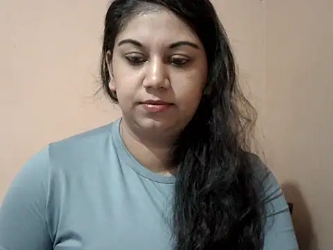 Snapshot of bellachow10 chatting on May 25, 2026, 6:12 am bellachow10 online show from May 25, 2026, 6:12 am