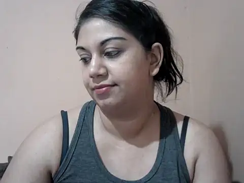 Snapshot of bellachow10 chatting on May 7, 2026, 7:56 am bellachow10 online show from May 7, 2026, 7:56 am