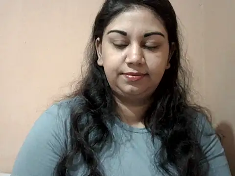Snapshot of bellachow10 chatting on July 27, 2026, 5:58 am bellachow10 online show from July 27, 2026, 5:58 am
