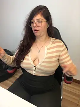 kayortiiz online show from May 22, 2026, 2:09 am