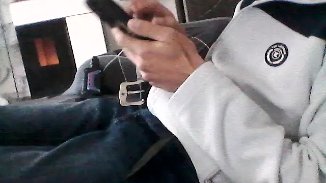 mickzizi online show from April 1, 2026, 7:20 am