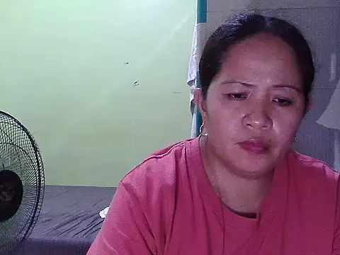 Snapshot of sweetlady_pinay chatting on November 12, 2025, 10:52 am sweetlady pinay online show from November 12, 2025, 10:52 am