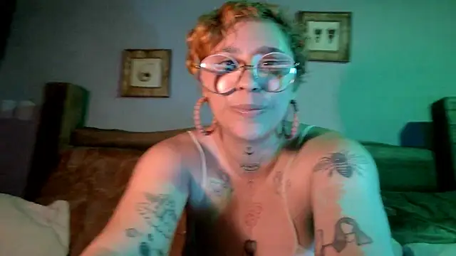 Snapshot of Lilmuh_ chatting on February 5, 2025, 2:29 am Lilmuh online show from February 5, 2025, 2:29 am
