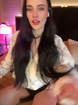 Snapshot of KarissaChantelle chatting on February 10, 2026, 4:17 pm KarissaChantelle online show from February 10, 2026, 4:17 pm