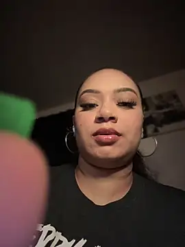 Snapshot of CarmelaAnthony chatting on March 7, 2025, 12:12 pm CarmelaAnthony online show from March 7, 2025, 12:12 pm