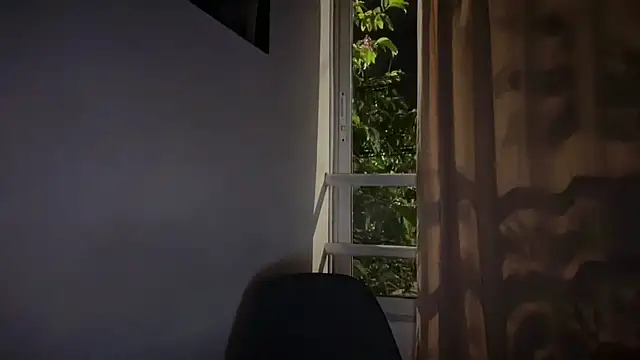 romeolovedark online show from April 9, 2026, 5:53 am