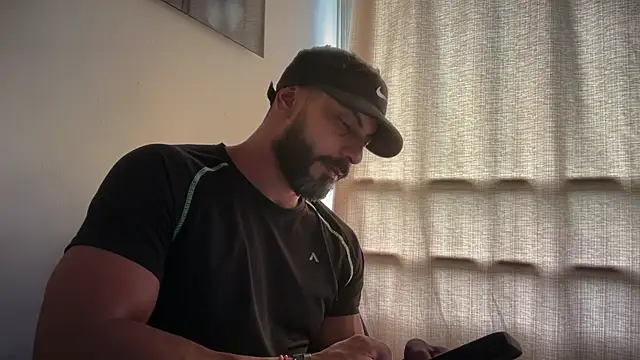 romeolovedark online show from February 20, 2026, 7:49 pm