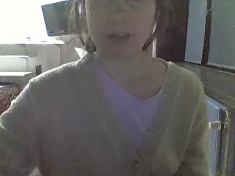 Snapshot of Moi_Lina chatting on November 18, 2025, 12:59 am Moi Lina online show from November 18, 2025, 12:59 am