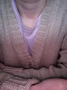 Snapshot of Moi_Lina chatting on November 16, 2025, 1:27 pm Moi Lina online show from November 16, 2025, 1:27 pm