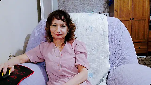 AnnieEltgant online show from January 1, 2025, 2:31 pm