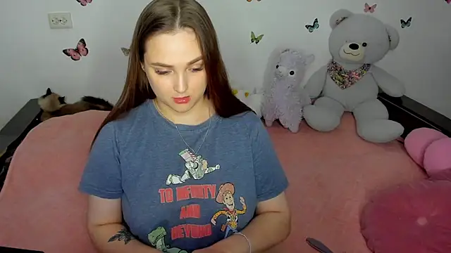 Snapshot of NataliEvans chatting on December 2, 2025, 7:48 pm NataliEvans online show from December 2, 2025, 7:48 pm