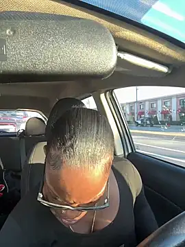 ChocolateBuns101 online show from December 12, 2024, 1:28 pm