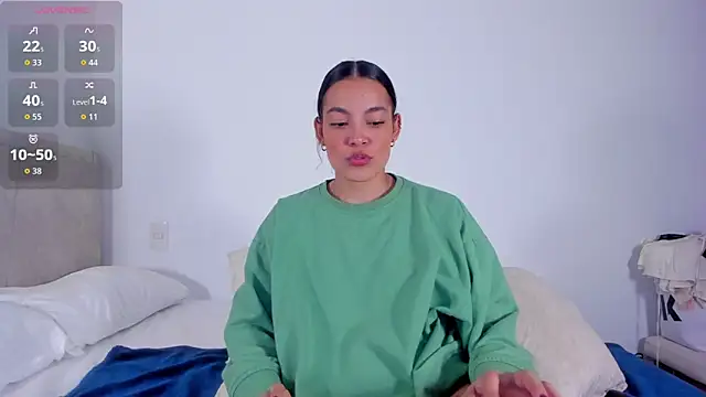 Snapshot of TIFFANYRUSSO chatting on November 24, 2025, 4:12 am TIFFANYRUSSO online show from November 24, 2025, 4:12 am