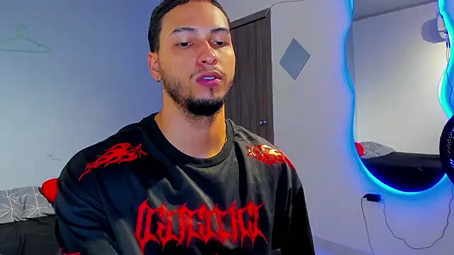 Kris Khalifa69 online show from February 4, 2026, 2:56 pm