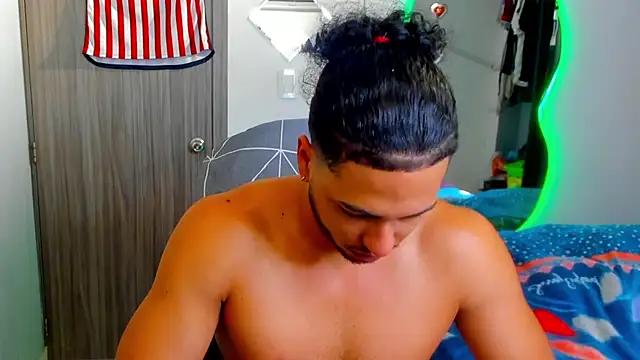 Kris Khalifa69 online show from April 12, 2026, 4:21 pm