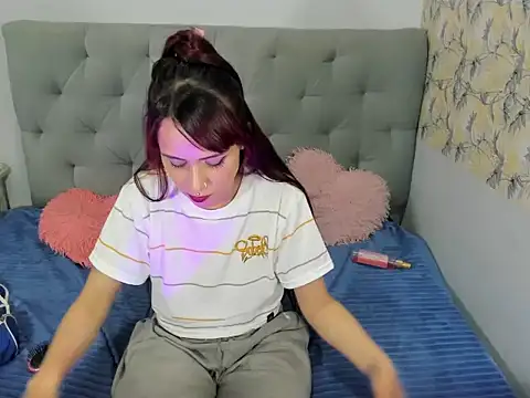 GiannaGoddes online show from March 22, 2025, 10:28 am