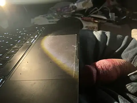 Snapshot of juicyprecumboy chatting on April 4, 2026, 12:28 am juicyprecumboy online show from April 4, 2026, 12:28 am