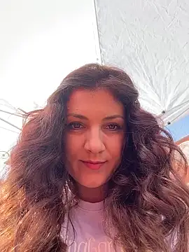 DaisyVibesss online show from March 8, 2026, 10:07 am